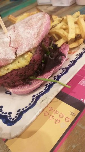 Hambúrguer at Bira dos Namorados in Porto