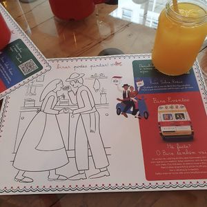 Mantel para pintar at Bira dos Namorados in Porto