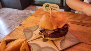 Redneck burger at Atabalats in Barcelona