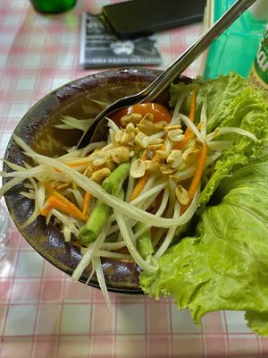 Papaya salad #Veganuary at The Coconut Shell in Chiang Mai