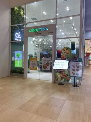 Located in the Parc. 1 building on the first floor.  Took me a while to find bc the location is off on Naver!  at Crispy Fresh - Yeoui-daero in Seoul