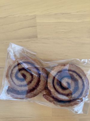 Cinnamon roll at Koya - こや in Yomitan