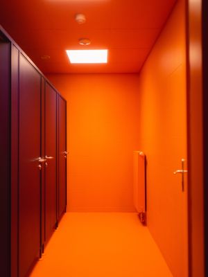 Restroom Girls at Unfckd in Berlin