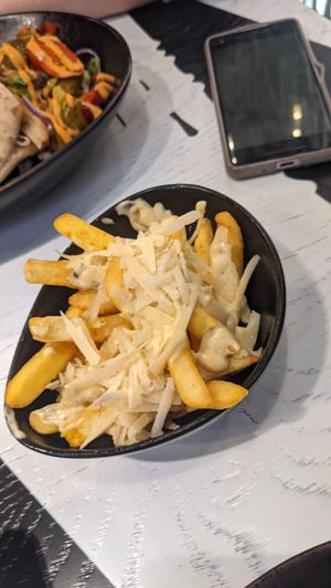 Truffle cheese fries at Unfckd in Berlin