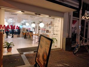 How it looks from outside at Mama Bowls in Arnhem