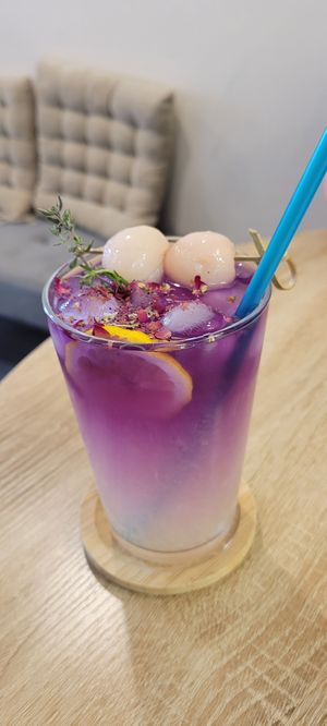 Galaxy drink at Mama Bowls in Arnhem