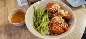 Fried tofu bowl at Mama Bowls in Arnhem