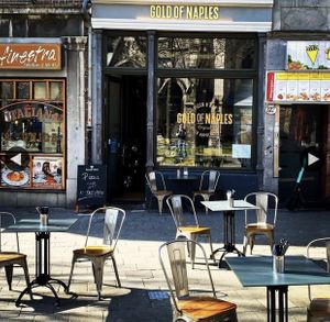 Restaurant von außen at Gold of Naples in Aachen
