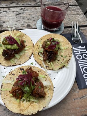 Jackfruit taco’s   at Louie Louie in Amsterdam