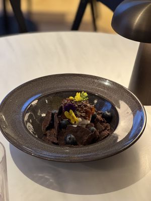 Chocolate and Salted Caramel Crunch
Vanilla cream  at Adesse in London