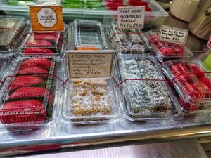 nyonya kueh at HarriAnns Nonya Table in Central Singapore