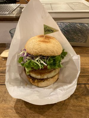 Vegan burger  at Vegginy in Kyoto