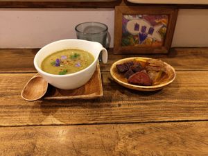 Starters, soup and rosemary potatoes at Vegginy in Kyoto