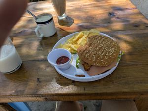Burger especial at La Selvita in Merida