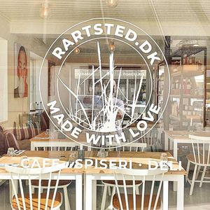 RARTSTED is a relatively small restaurant. Serving fresh fish and shellfish, also vegetarian menus. New menus every week. Make sure to book a table in advance at Rartsted in Loekken