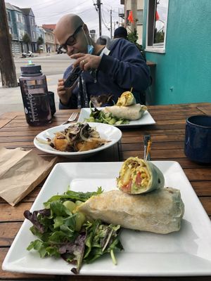 Outdoor seating available for those of us with furry friends at Beach'n SF in San Francisco