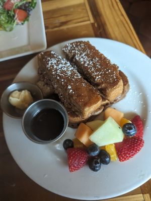 4 pieces French toast at Beach'n SF in San Francisco