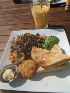 Hash browns and scramble at Beach'n SF in San Francisco