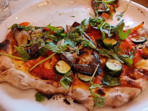 Vegan pizza (i.e. no cheese) at Gusto in Rotterdam