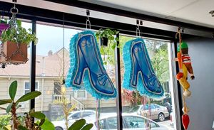 Decor at Mis Tacones in Portland