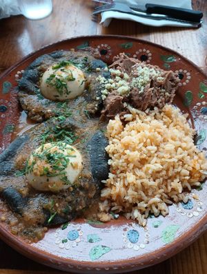 huevos rancheros, how do they do those eggs? at Mis Tacones in Portland