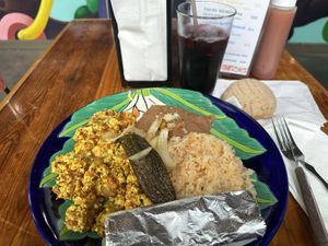 SOYRIZO & HUEVO DESAYUNO, JAMAICA, Y CONCHA  at Mis Tacones in Portland