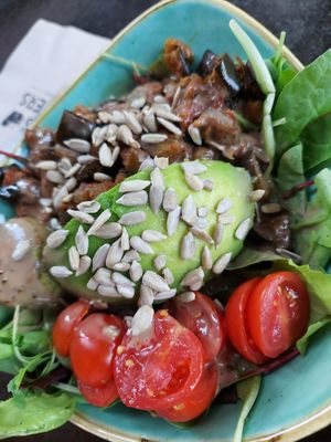 Kalifa bowl at Bowls & Blenders in Munich