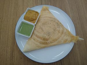 Aloo masala dosa with peanut and mint chutney at Dosa Dosa in Prague
