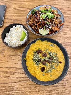 Veg korma & Singapore noodles  at Dosa Dosa in Prague