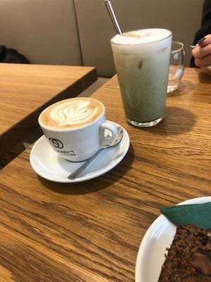 cappucino and matcha at Dosa Dosa in Prague