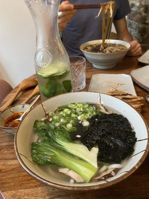 Zwo different soups: in the front with kelp broth at Oodles of Noodles in Maastricht
