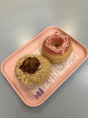 Apple crumble & birthday cake flavours  at Bun and Coffee in Malaga