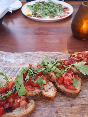 Bruschetta with tomato and garlic at U Bistrot in St Julians