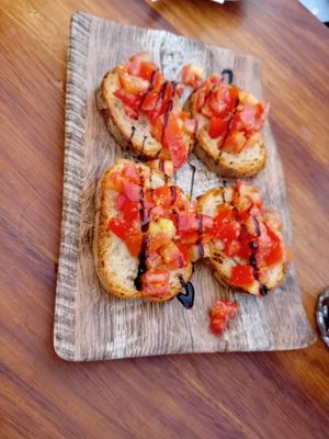 Bruschetta ( vegan) at U Bistrot in St Julians