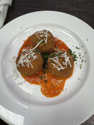 Mac and cheese balls  at Vegan Tierra in Cooper City
