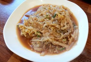 vinegar stir-fried napa cabbage and glass noodles 배추당면볶음 at Seongwon Uyukmyeon - 성원우육면 in Seoul
