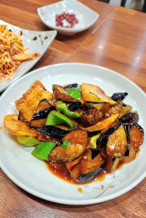 Eggplant, potato and peppers (Jisamseon 지삼선) at Seongwon Uyukmyeon - 성원우육면 in Seoul