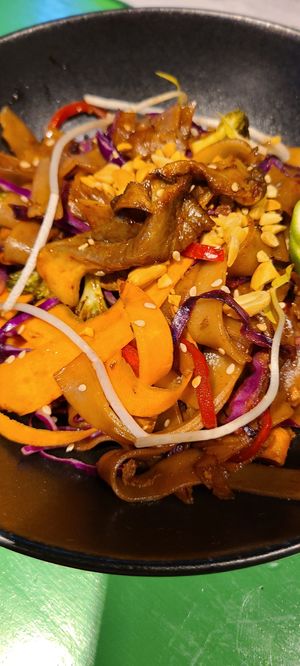 Pad Thai at Parada Vegana in Cusco