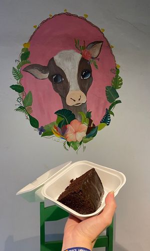 Bolo de chocolate (MUITO GOSTOSO!) at Parada Vegana in Cusco