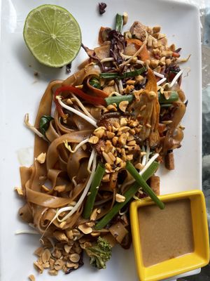 Pad Thai  at Parada Vegana in Cusco