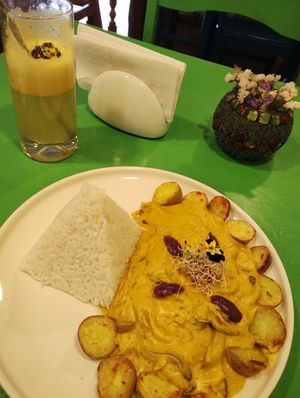Aji de hongos at Parada Vegana in Cusco