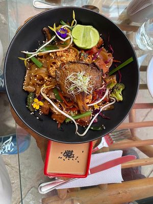 Pad thai  at Parada Vegana in Cusco