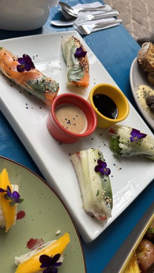 Rollos primavera #Veganuary at Parada Vegana in Cusco