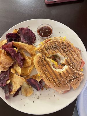 Vegan Bacon Bagel  at Comércio Café Coworking in Porto