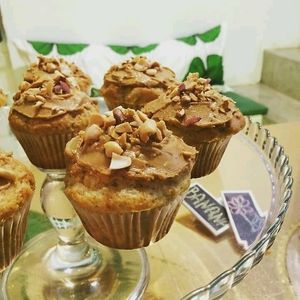 peanut butter ande banana vegan muffins at Comércio Café Coworking in Porto