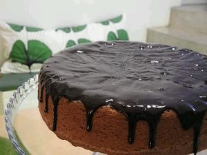 vegan chocolate cake at Comércio Café Coworking in Porto