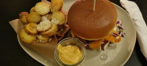 Burger with potatoes at Grøn'46 in Aarhus