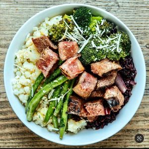 Good food good mood at Mahana Fresh in Boca Raton