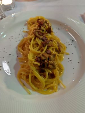 Spaghetti carbonara at Funghi E Tartufo in Melbourne