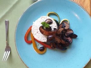 Rohkosttörtchen aus Blumenkohl (Vorspeise) at Haus Linden Hotel Restaurant in Prerow